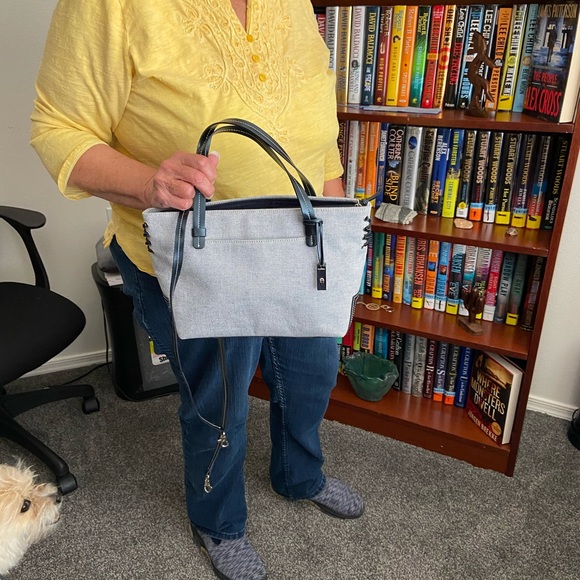 Etienne Aigner Handbag - Picture 2 of 3